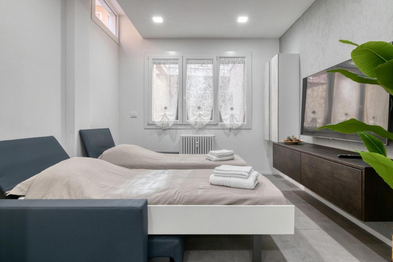 Guest House Ugo Lenzi Болоня Екстериор снимка