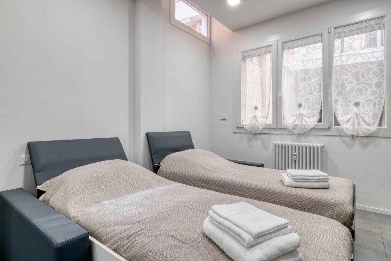 Guest House Ugo Lenzi Болоня Екстериор снимка