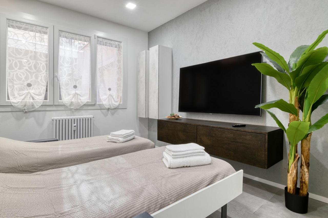 Guest House Ugo Lenzi Болоня Екстериор снимка